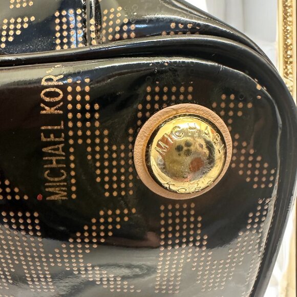 Michael Michael Kors Black/Beige Large Signature Patent Leather Jet Set Tote - Picture 11 of 16